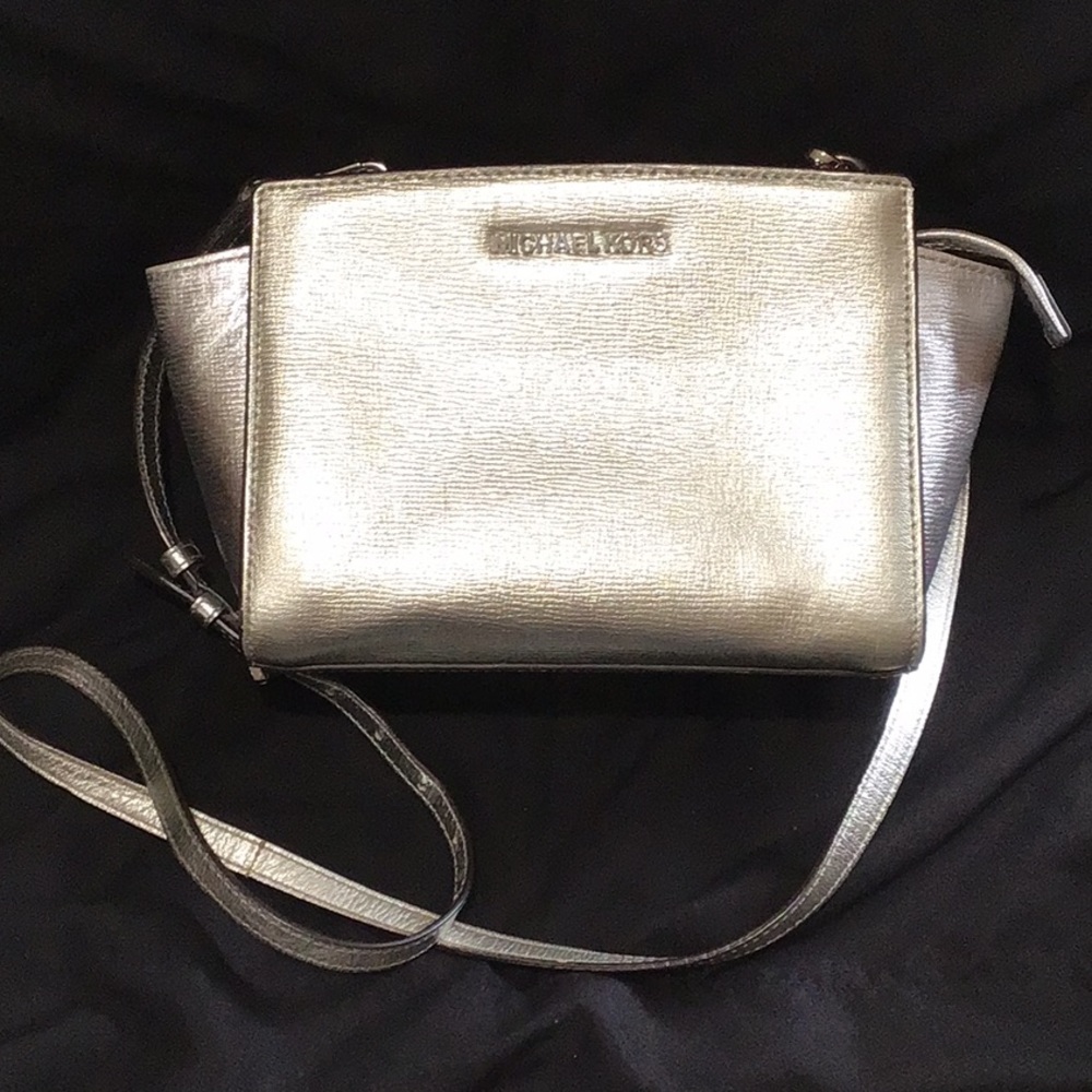 Silver Michael Kors Purse great condition